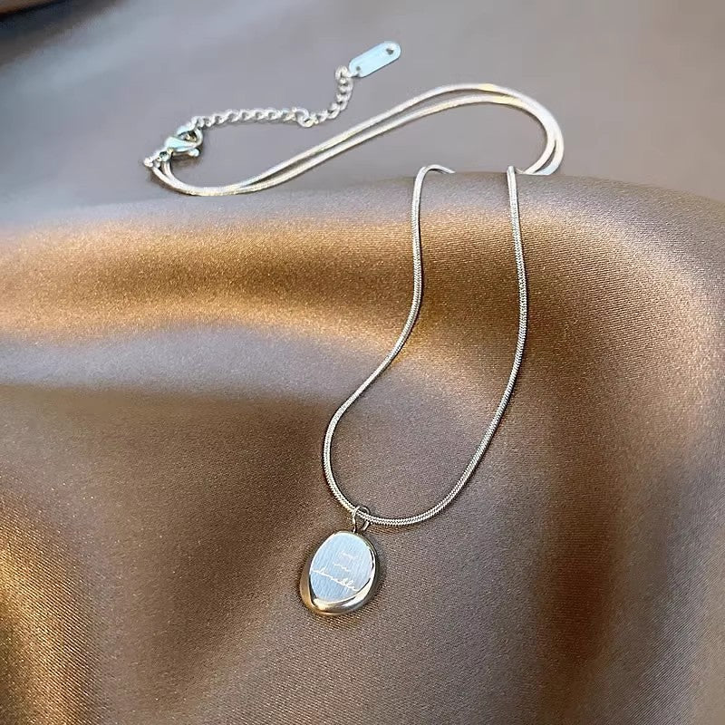 High-end Gold Pendant Titanium Steel Necklace Accessory