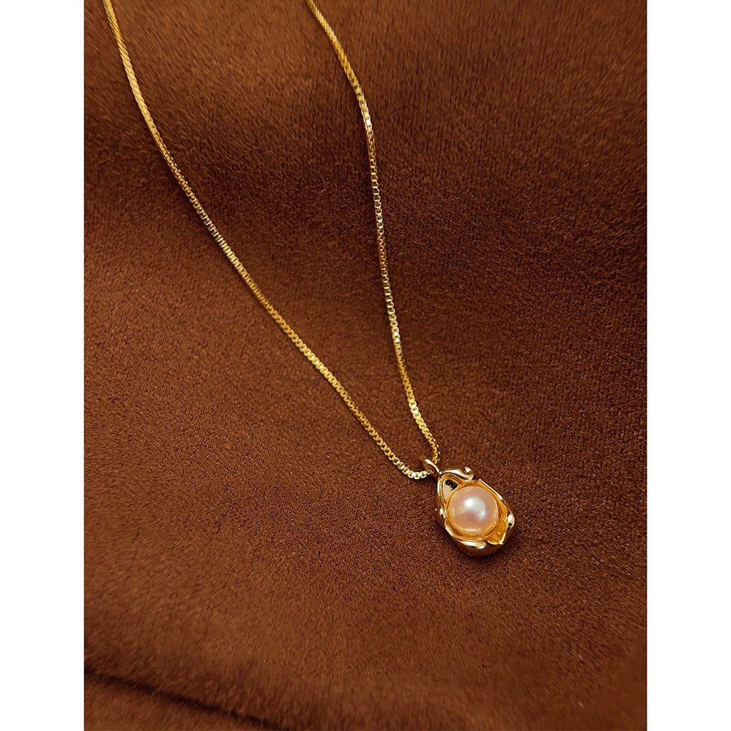 A Niche Fashion High-end Collarbone Chain Women's Necklace